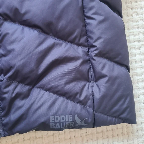 Eddie Bauer Women's Classic Down Vest NWT Size S - Picture 9 of 11